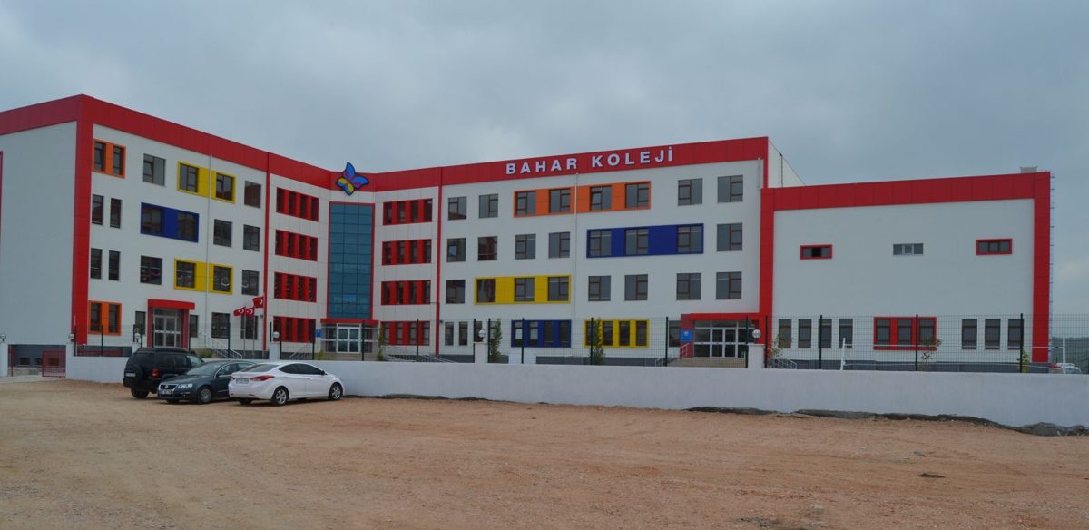 Bahar Koleji binası, yan cephe, Biga (okulun sitesinden)