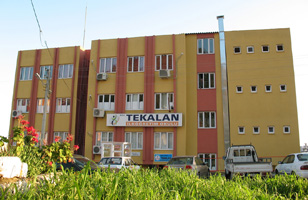 Yıldırımhan Tekalan okulu binası, Anamur (okulun sitesinden, 2011)