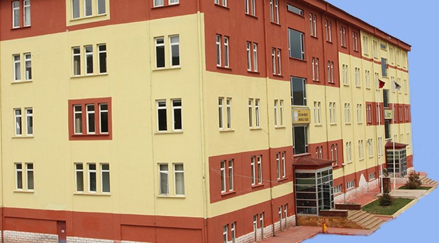 Sultan Murat’ın lise binası, Çayboyu (okulun sitesinden, 2014)